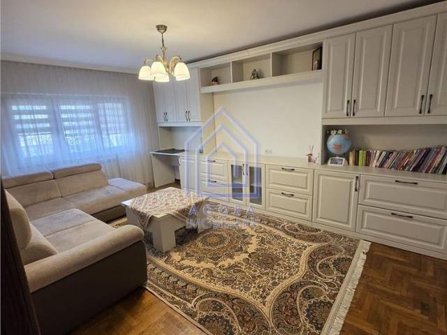 Apartament cu 3 camere complet mobilat si utilat