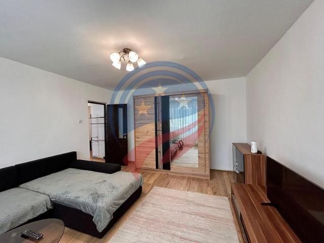 Apartament cu 3 camere dcomandat de inchiriat Petre Ispirescu