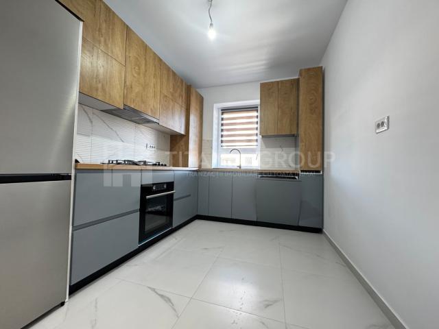 Apartament cu 3 camere de închiriat