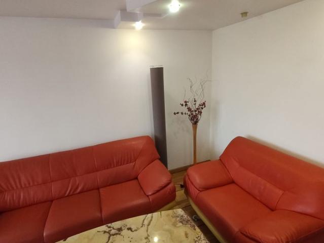 Apartament cu 3 camere de închiriat