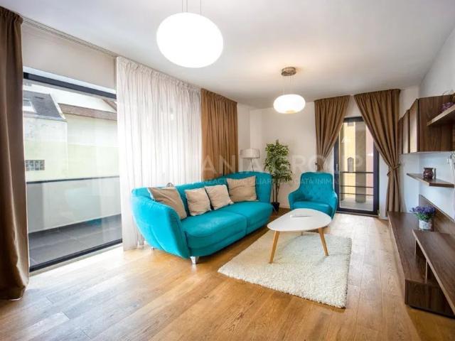 Apartament cu 3 camere de închiriat