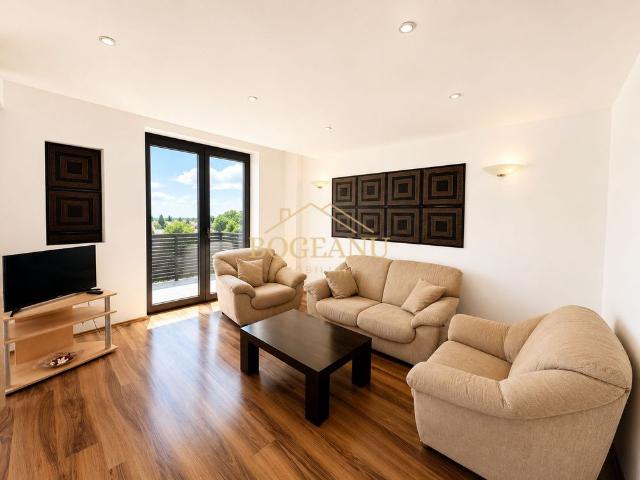 Apartament cu 3 camere de închiriat