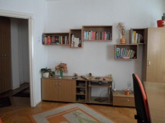 Apartament Cu 3 Camere De Inchiriat 320 eur/luna Centru, Alba Iulia