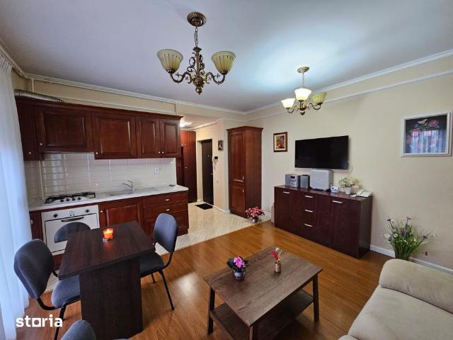 Apartament cu 3 camere de închiriat – Ultracentral