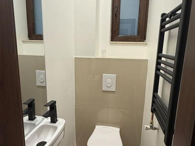 Apartament cu 3 camere de inchiriat Universitate cu centrala