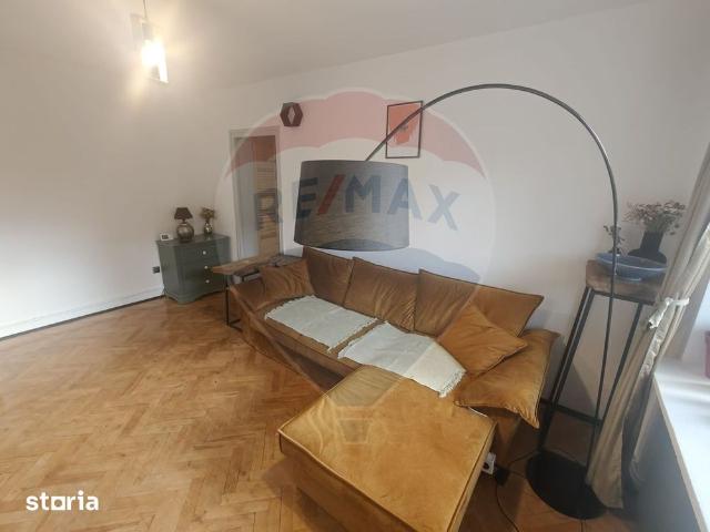 Apartament cu 3 camere de inchiriat Victor Babeș etaj 1