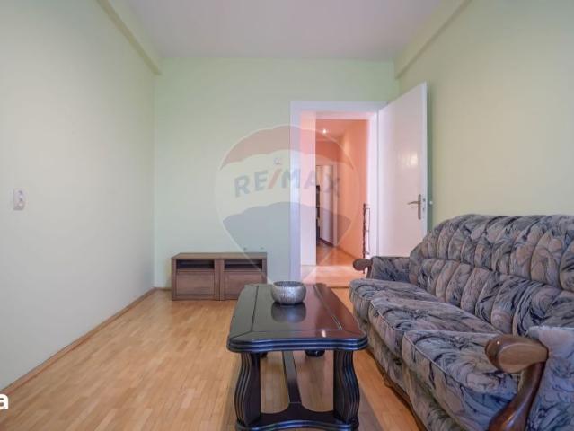 Apartament cu 3 camere de închiriat zona centrala Maior Cranta