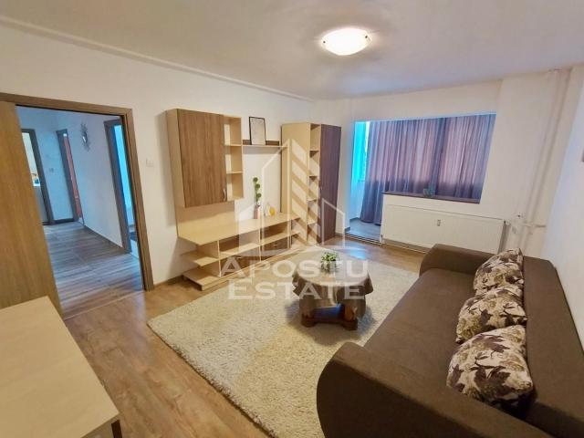 Apartament cu 3 camere, de inchiriat, zona Circumvalatiunii