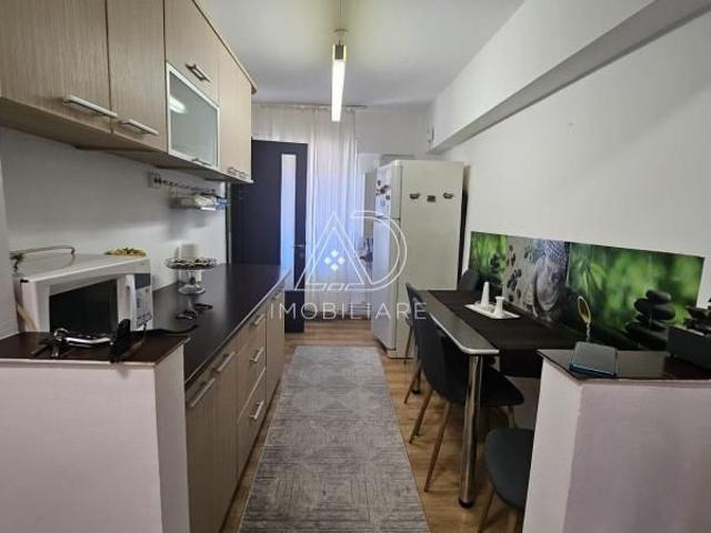 Apartament cu 3 camere de inchiriat zona ultracentrala