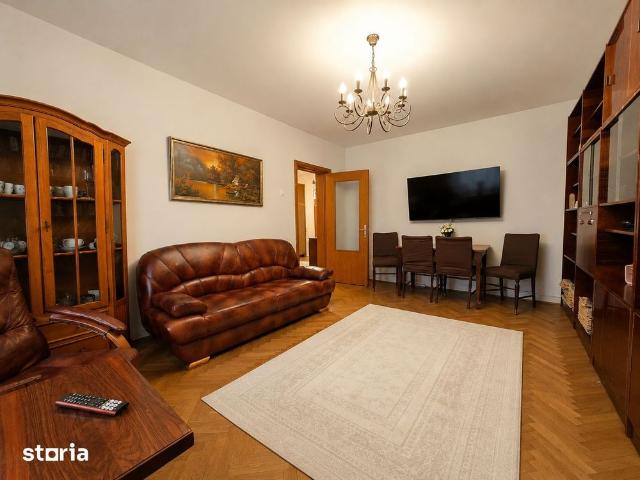 Apartament cu 3 camere de inchiriat denumit acasa