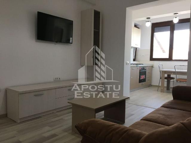 Apartament cu 3 camere, de inchiriat, Dumbravita