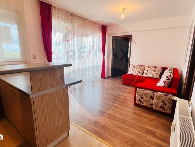 Apartament cu 3 camere de închiriat în zona Nufarul