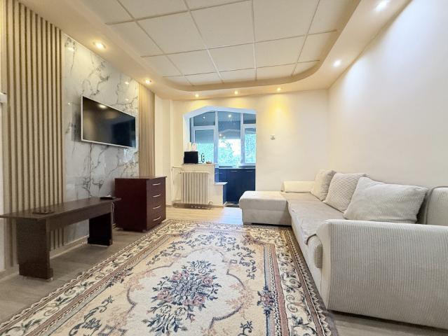 Apartament cu 3 camere de inchiriat in zona Abator