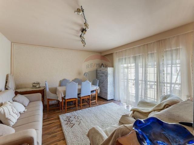 Apartament cu 3 camere de închiriat în zona Podgoria