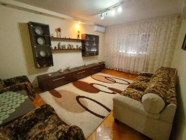 Apartament cu 3 camere de inchiriat in zona Soarelui
