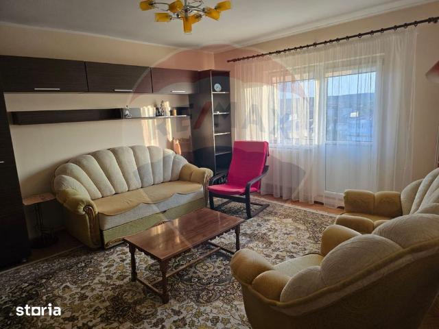 Apartament cu 3 camere de închiriat în zona 1 Mai