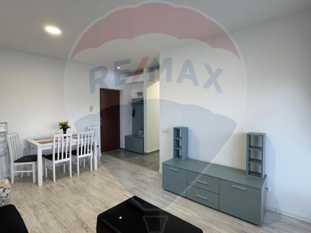 Apartament cu 3 camere de închiriat în zona 1 Mai