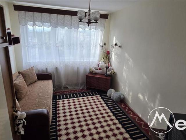 Apartament cu 3 camere de inchiriat in Campina, zona centrala
