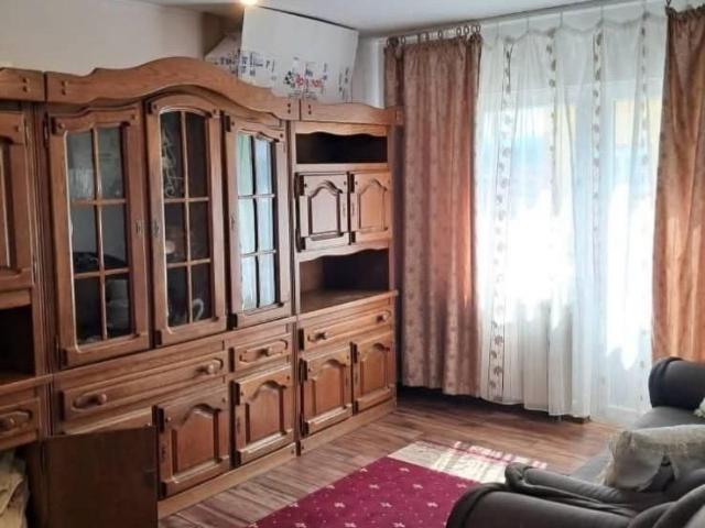 Apartament cu 3 camere de inchiriat in Sebes