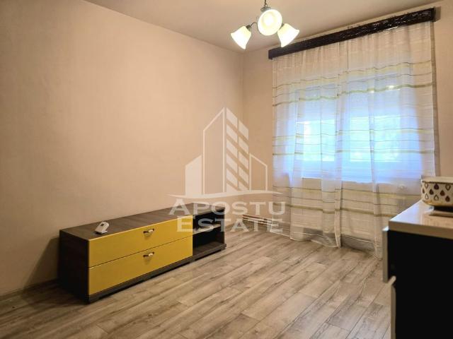 Apartament cu 3 camere,de inchiriat, parter, Arad