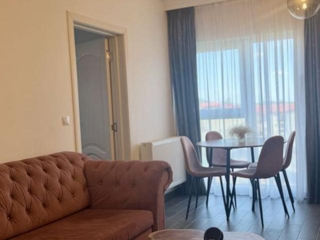 Apartament cu 3 camere de inchiriat,parcare bloc nou cu lift