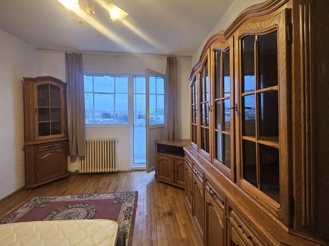 Apartament cu 3 camere de închiriat – pentru echipe de muncitori!