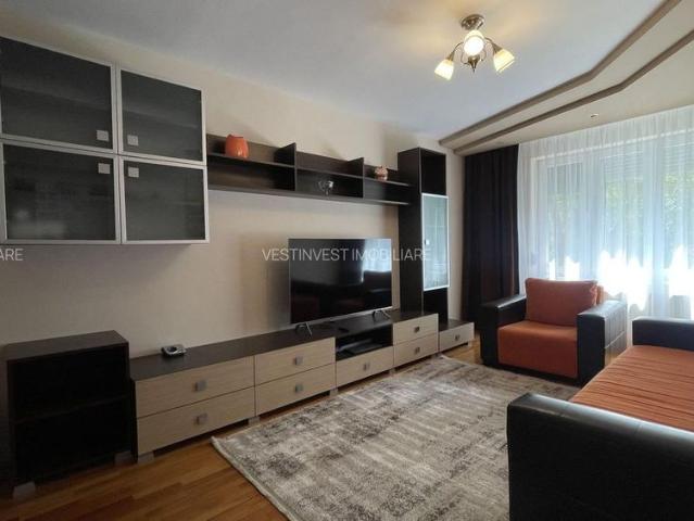 Apartament cu 3 camere de închiriat, Rogerius, etaj 1