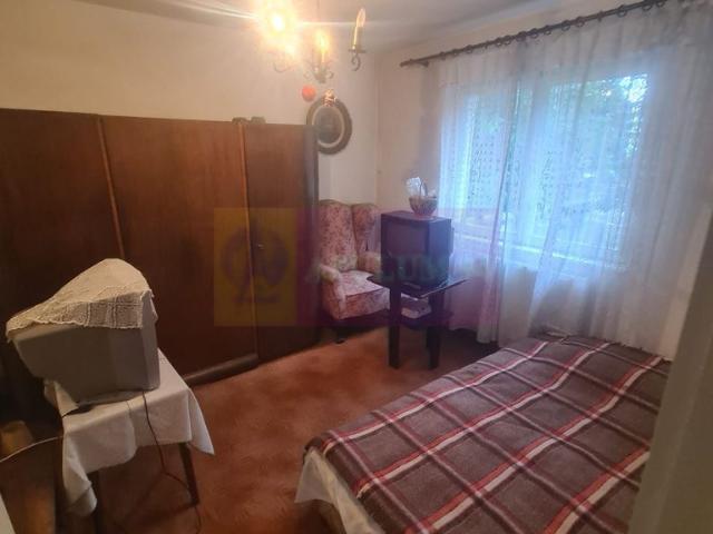 Apartament cu 3 camere de vanzare in Campina Zona Liceul Energetic