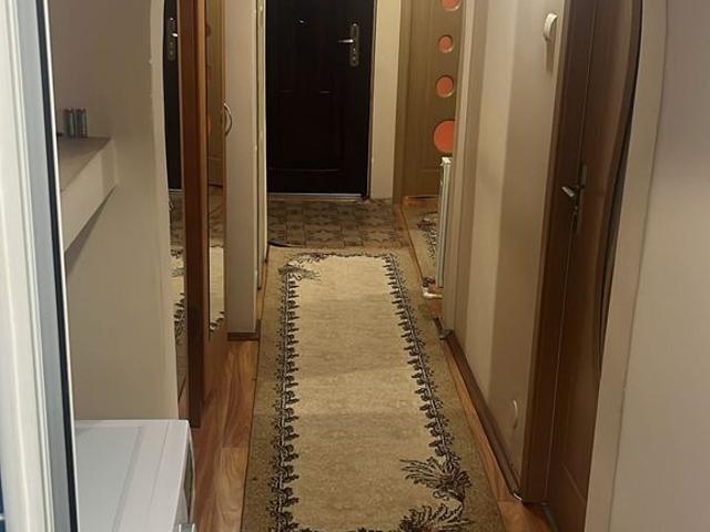 Apartament cu 3 camere de vânzare în Mioveni
