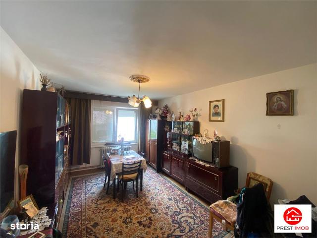 Apartament cu 3 camere de vanzare in Tudor
