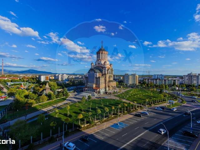 Apartament cu 3 camere de vânzare Unirii langa Catedrală