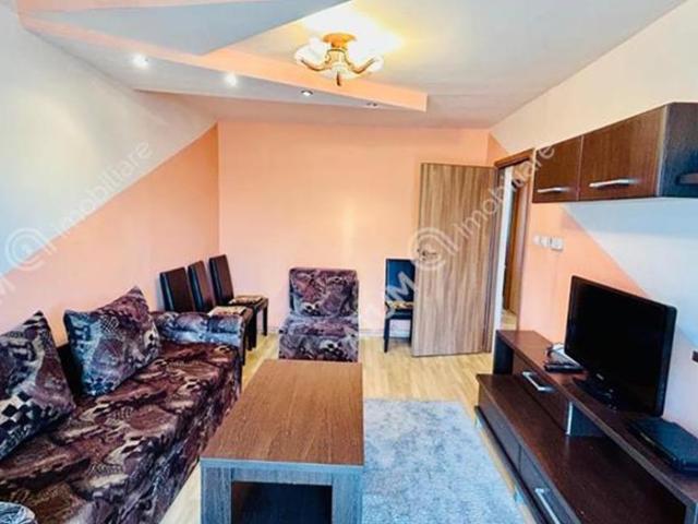 Apartament cu 3 camere decoamndate in zona Mihai Viteazu