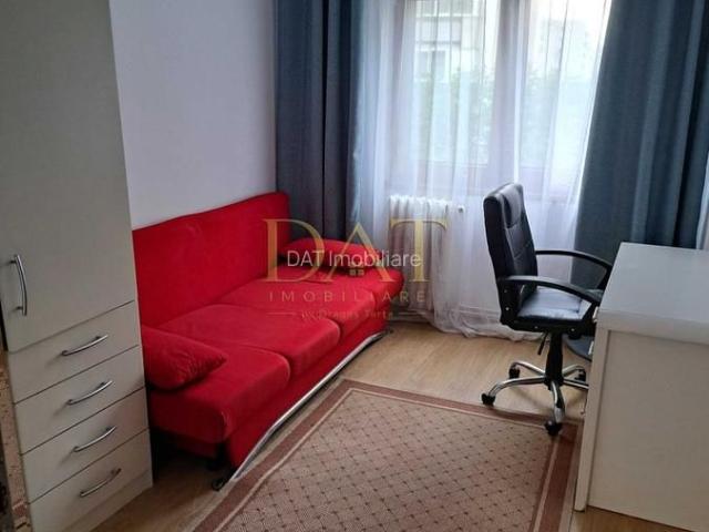 Apartament cu 3 camere | decomandat | Calea Florești |