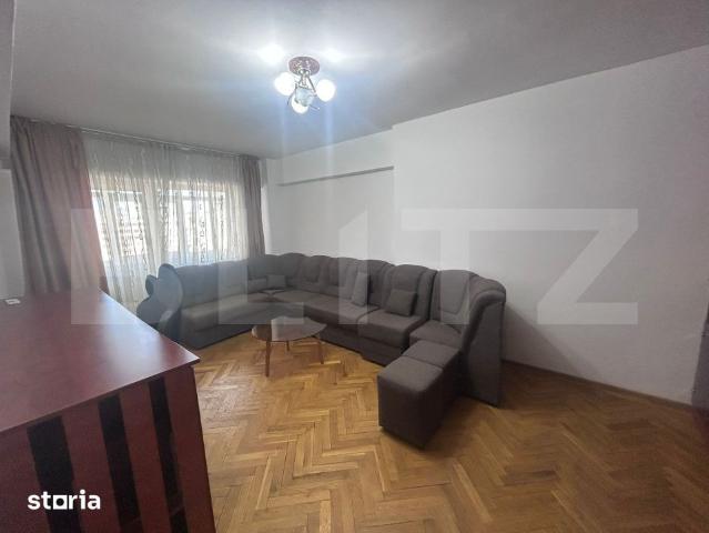 Apartament cu 3 camere, decomandat, centru Universitate