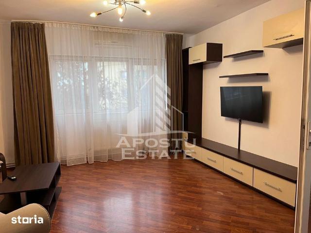 Apartament cu 3 camere, decomandat, centrala proprie, zona Soarelui