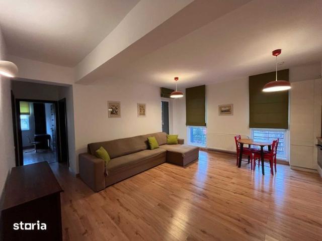 Apartament cu 3 camere decomandat în Domenii