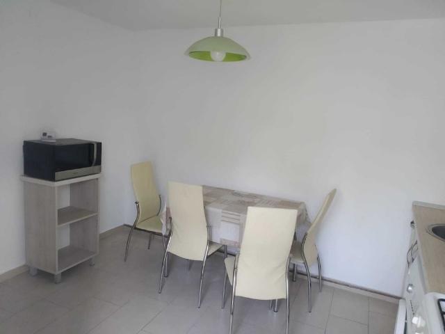 Apartament cu 3 camere, DECOMANDAT, zona Alexandru