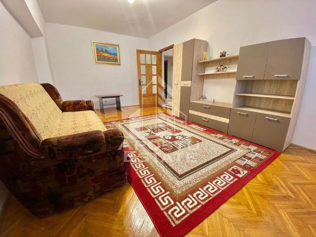 Apartament cu 3 camere, decomandat, zona Fabric