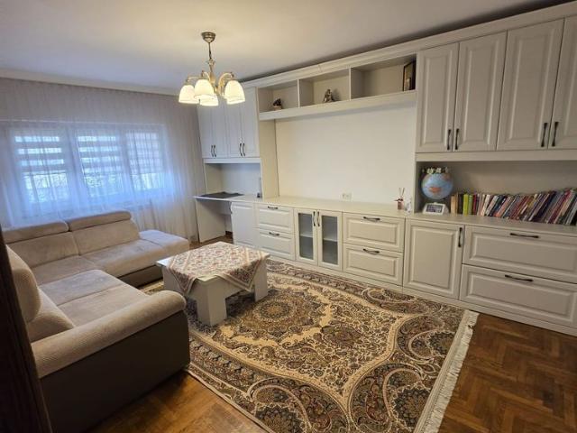Apartament cu 3 camere decomandate, Obcini