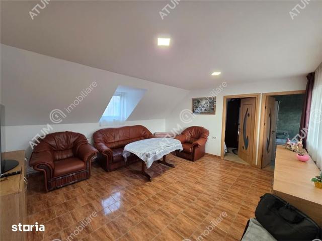 Apartament cu 3 camere decomandate la casa cu curte zona Trei Stejari