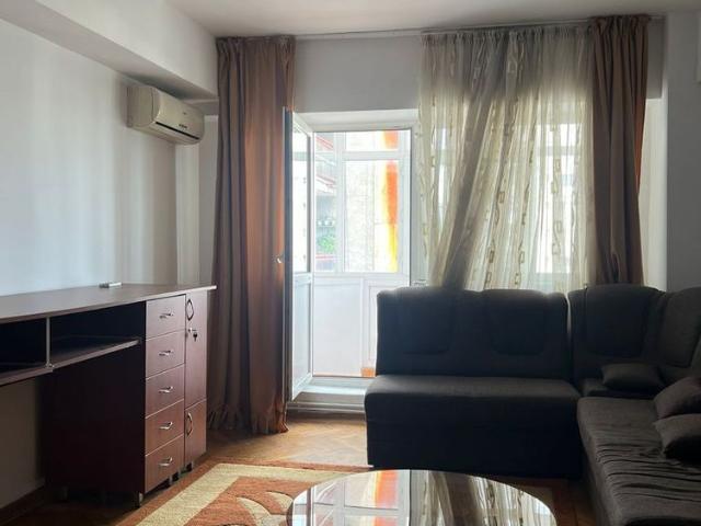 Apartament cu 3 camere decomandate Patria