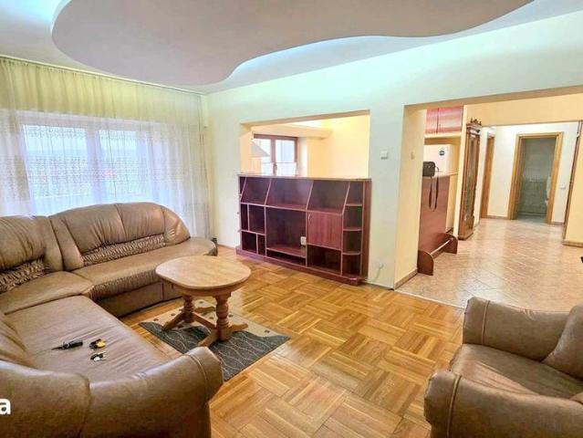 Apartament cu 3 camere, în Centru Independentei UMF