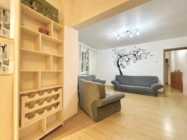 Apartament cu 3 camere în zona Gheorghe Lazăr