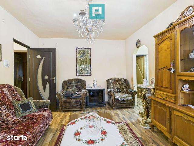 Apartament cu 3 camere la parter, zona Gării
