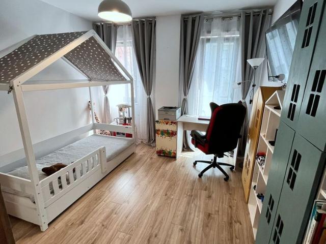 Apartament cu 3 camere la prima închiriere și parcare subterană