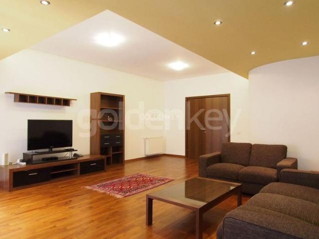 Apartament cu 3 camere langa parc, garaj