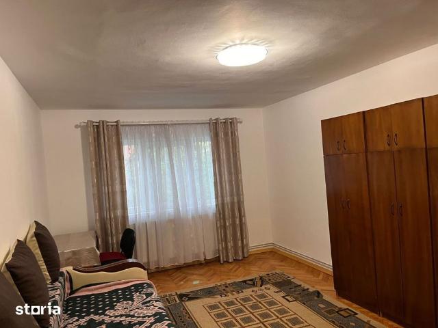 Apartament cu 3 camere,parcare, etaj 1,zona Marasti