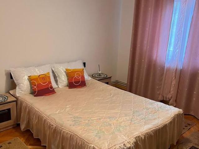 Apartament cu 3 camere,parcare, etaj 1,zona Marasti
