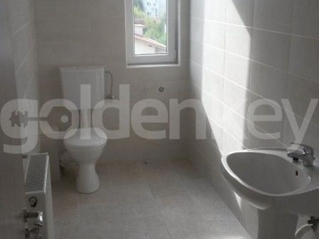 Apartament cu 3 camere pretabil pentru birouri | ID:781971