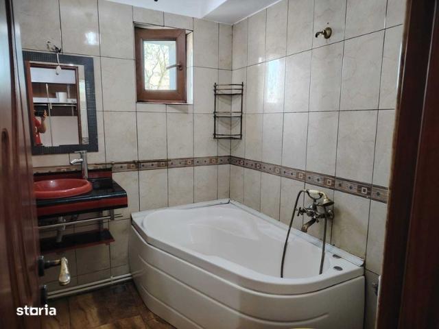 Apartament cu 3 camere renovat decomandat
